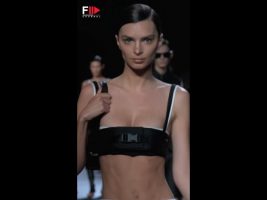 EMILY RATAJKOWSKI  Model SS 2023 – Fashion Channel #shorts